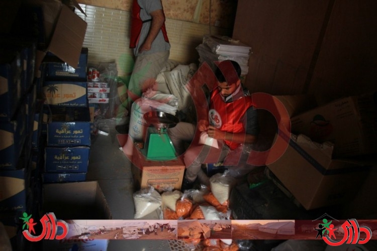 منظمة داري توزع (650) سلة غذائية للمحتاجين وإعانة (50) آخرين ماديا